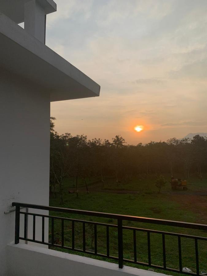 Rockdale Resort Nilambūr Exteriör bild