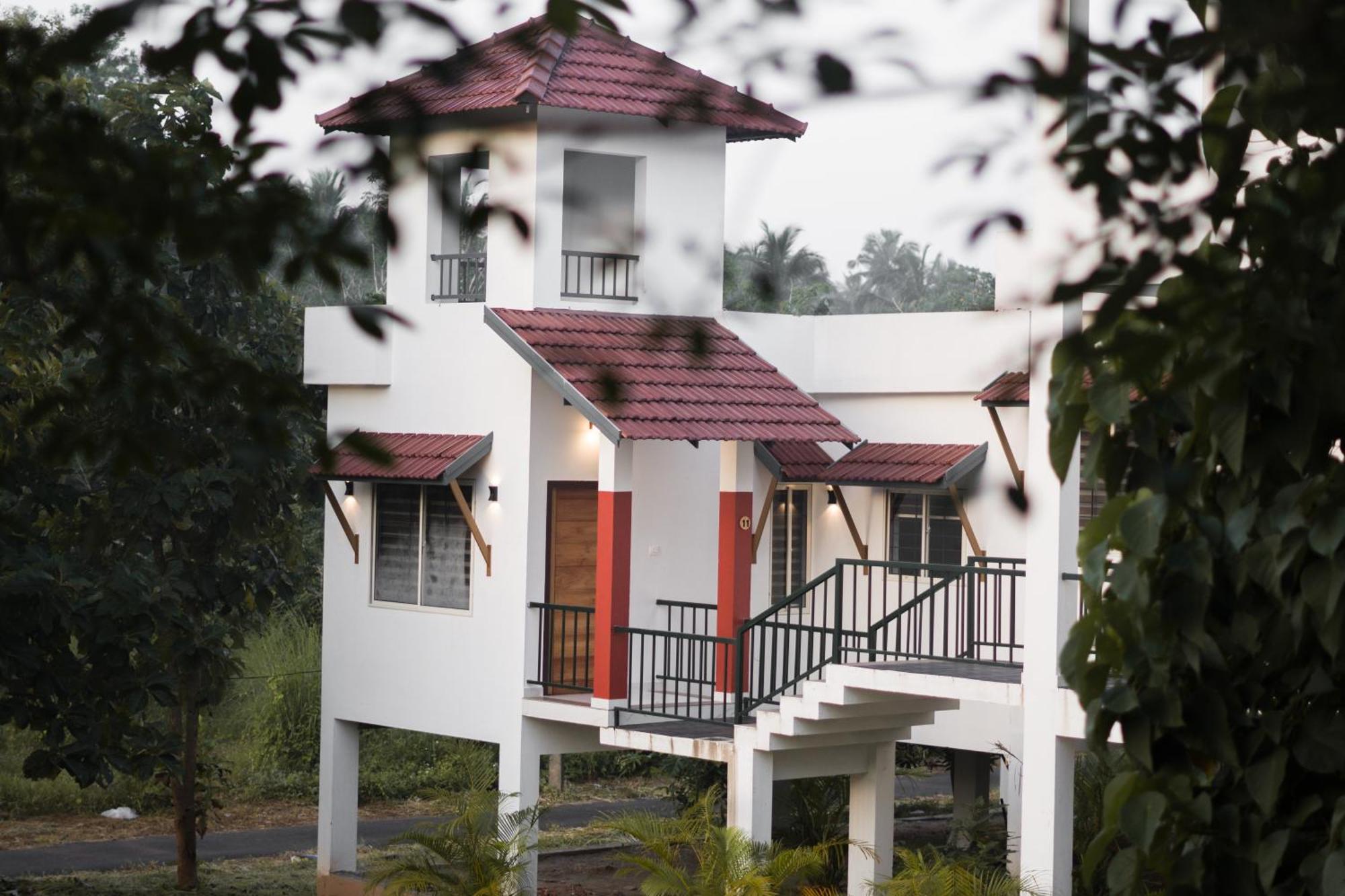 Rockdale Resort Nilambūr Exteriör bild